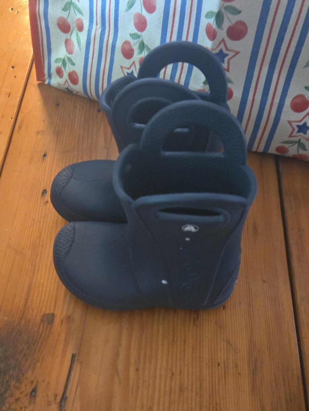 Crocs Sz C8 Kids Navy Blue Rain Boots with Easy Pull Handles